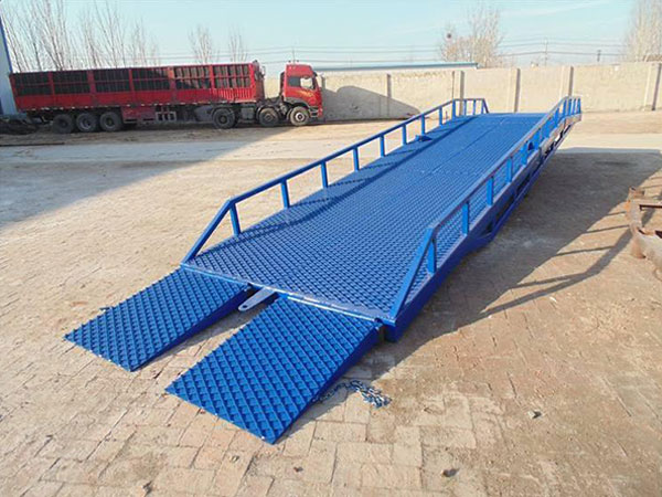 移動式登車橋應用于裝卸貨品的場所